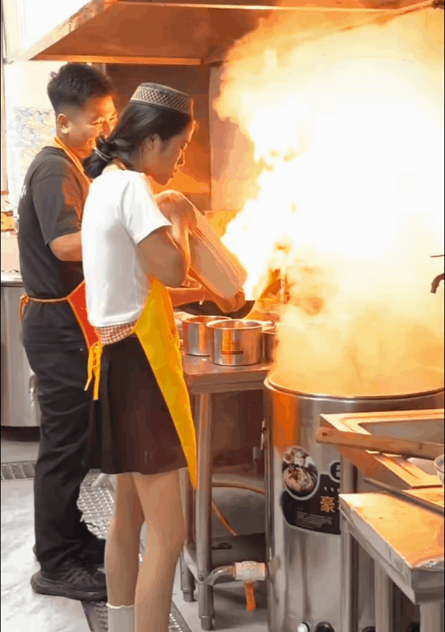 女厨师，我是专业的！