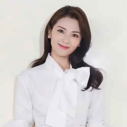 演员刘涛说：“我刚开始赚钱的时候，就先存了15万五年定期，专门留着当应急备用金。