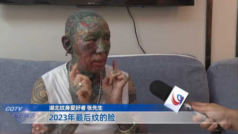 “你就是个老妖怪！”68岁大爷如今肠子悔青：亲友都躲着走，地铁高铁飞机坐不了，因
