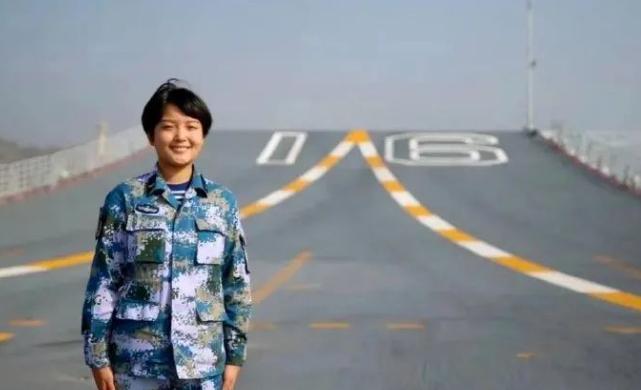 河北女孩高考707分，被北大录取，没想到大二时她却选择暂停学业，参军入伍，后来还