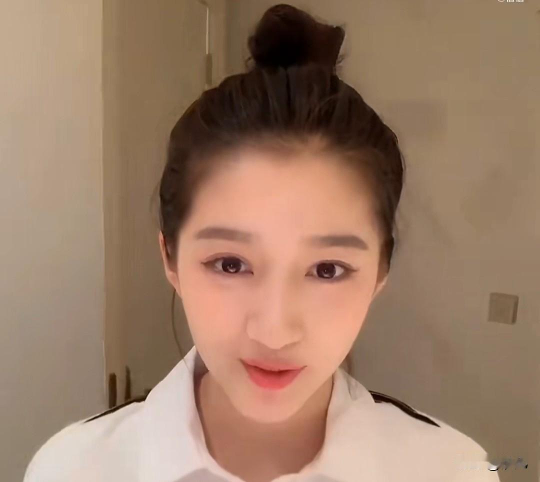 关晓彤卸妆一言难尽关晓彤从开始到最后卸妆根本没有多少变化呢？美颜滤镜开