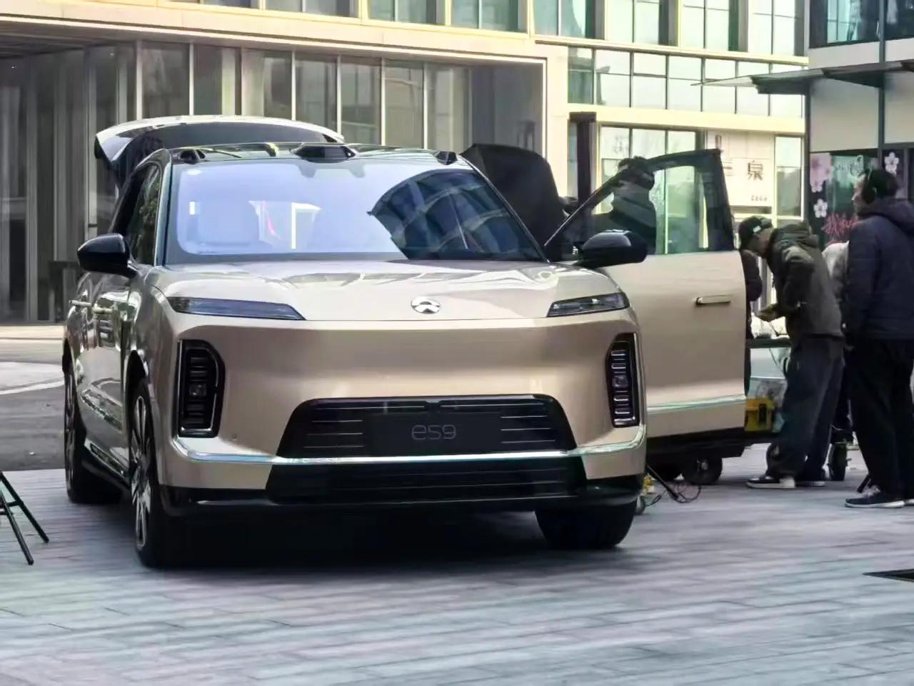 凭借合理定价，蔚来ES8收获亮眼市场销量，也让消费者对后续新车充满期待。如今，备