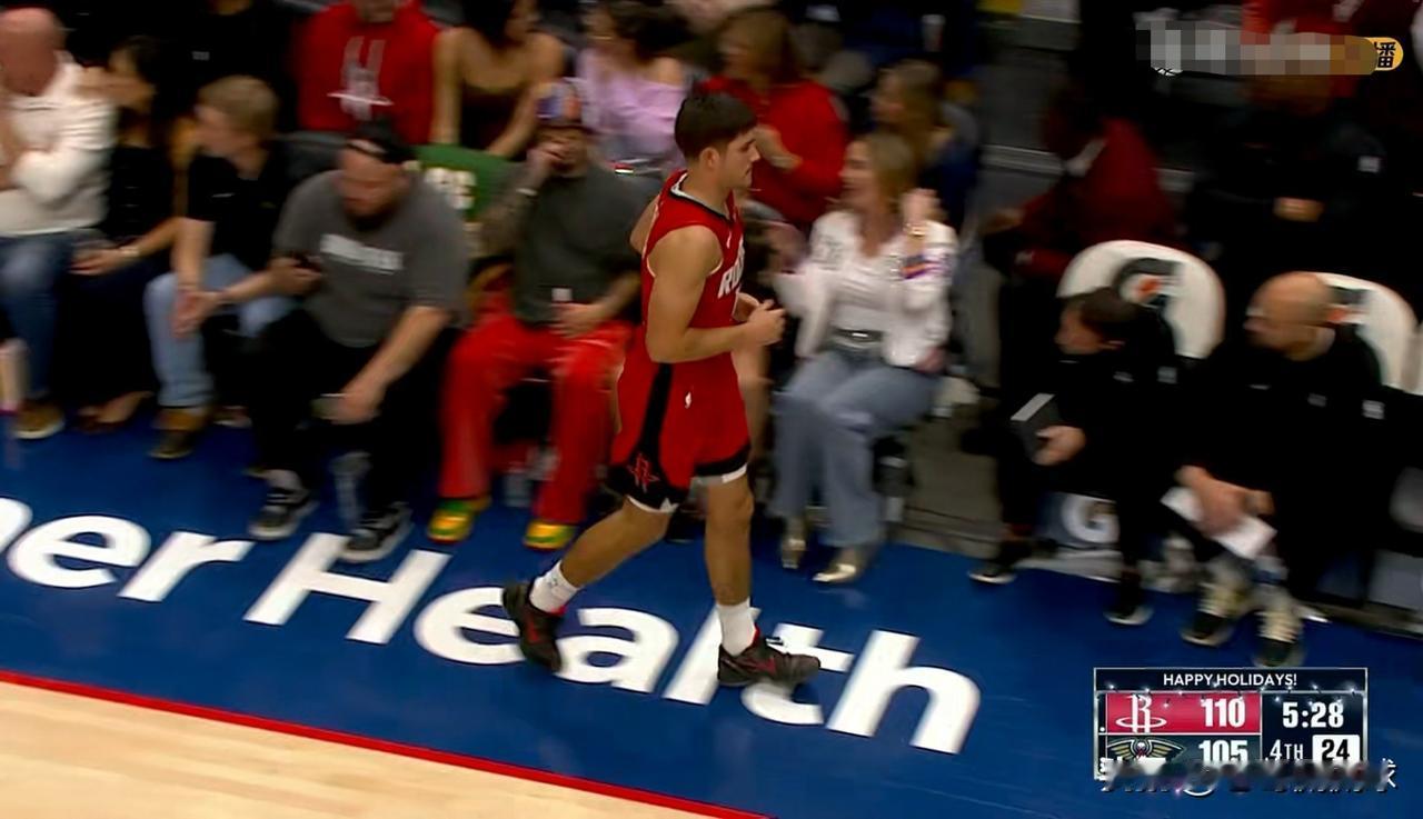 我强烈建议火箭新星谢波德不要浪投三分了！在今天火箭客场以128：133惜败于鹈鹕