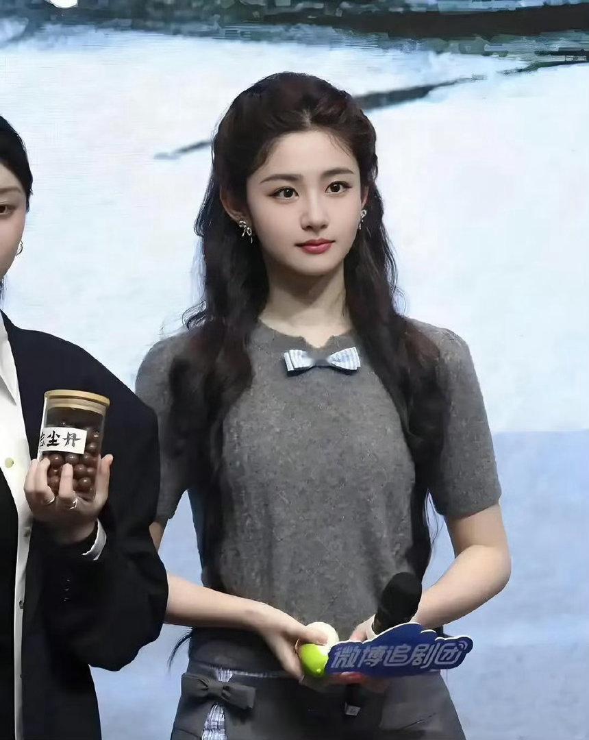 于正发长文谈签下赵晴，称赞她的绝世容颜，这脸是女娲亲手捏的吧​​​