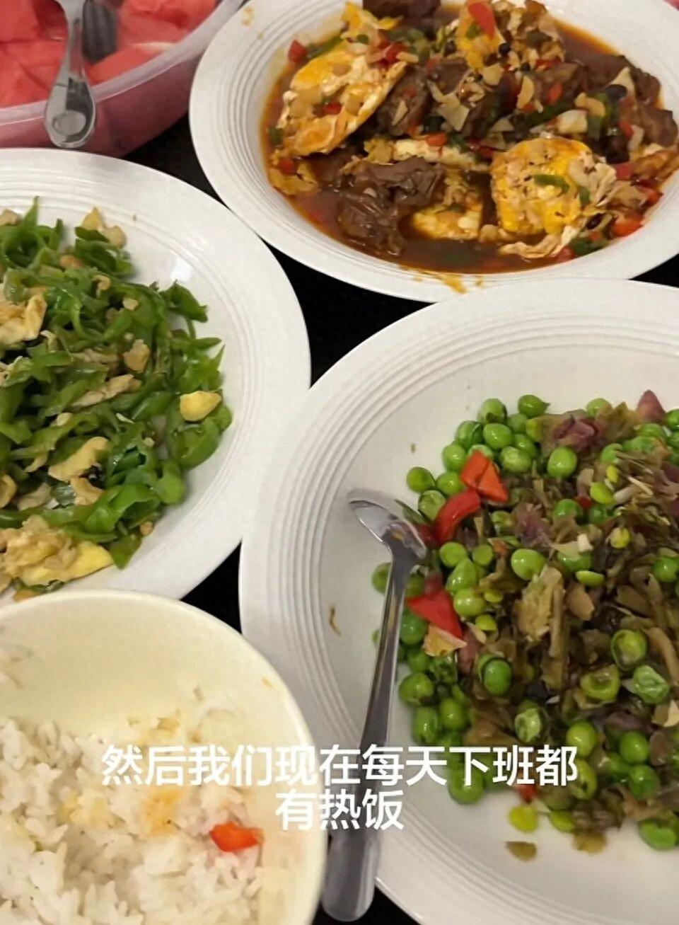 “思路绝了！”8月15日大河报报道，湖北武汉两名女子合租在一起，平日里经常点外卖