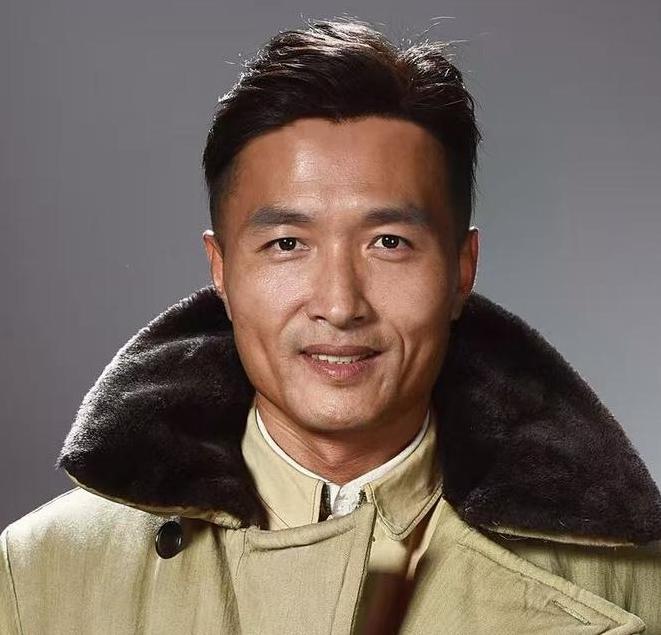 在电视剧《太平年》中，演员贾宏伟将张彦泽这一反派角色演绎得淋漓尽致，给观众留下了