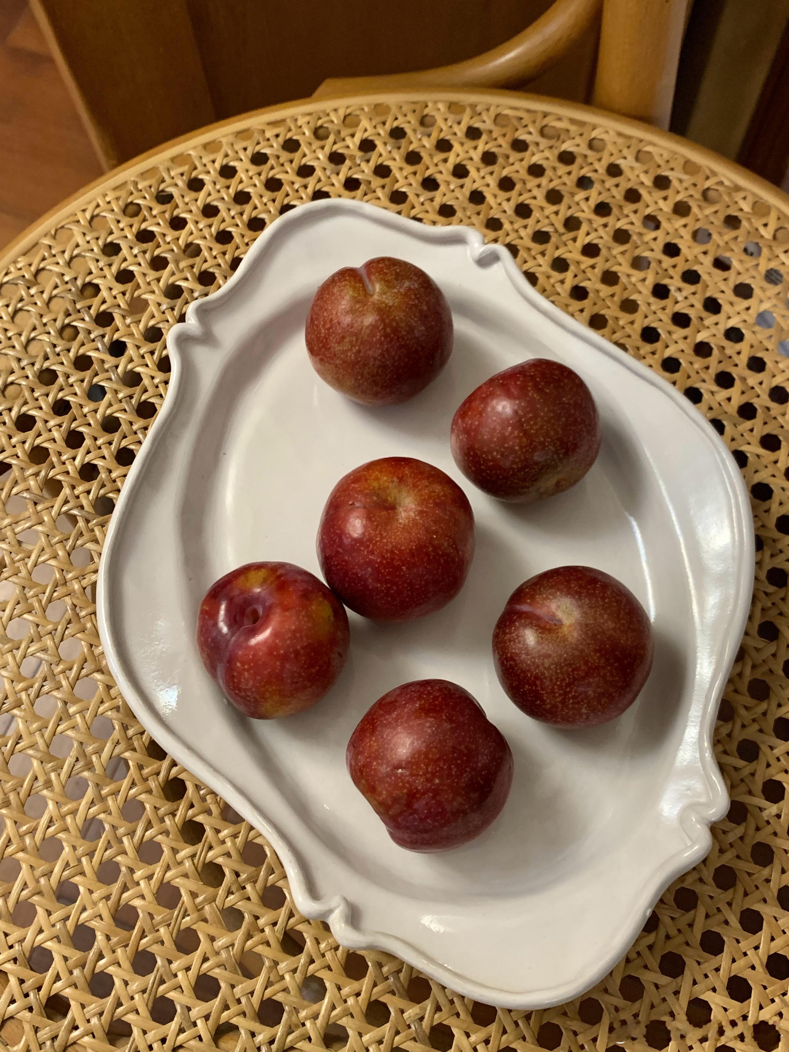 下了多天的龙舟雨，心情和天色一样，做饭热情不高，晚餐吃带汤四斤一碗的牛肉丸粿条汤