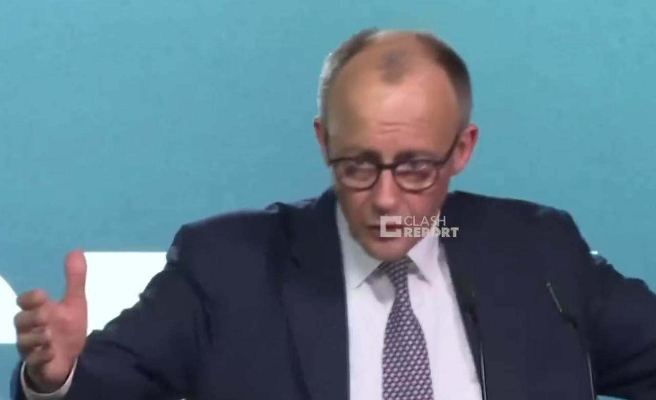 默茨访华结束后在德国演讲，语气激动持续咆哮，台下安静无声！也许是中国之行的刺