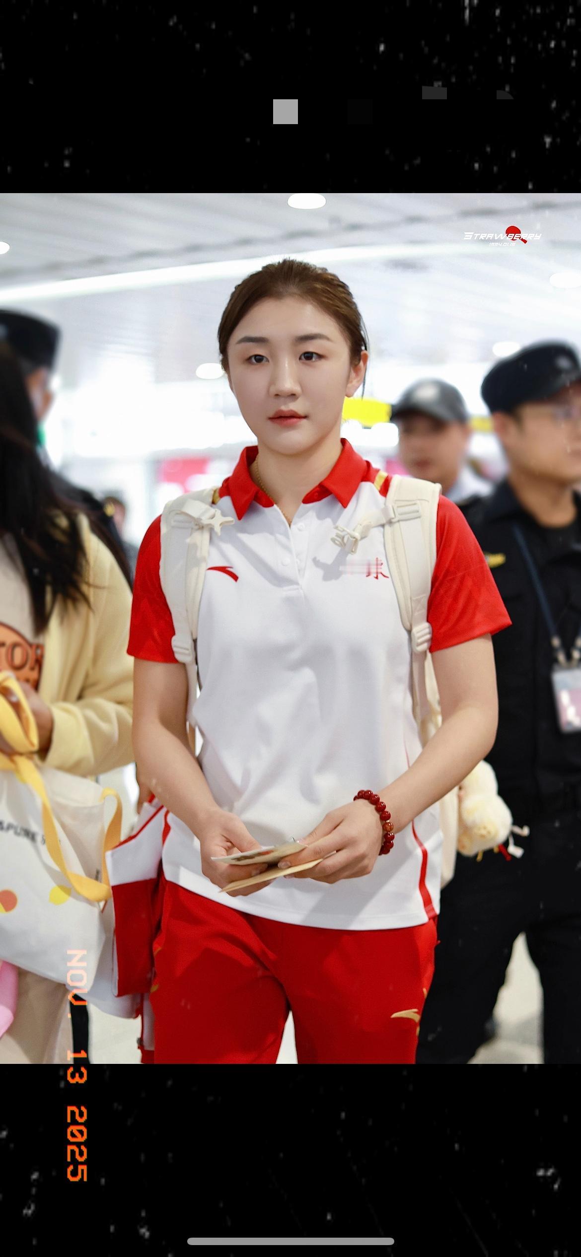 我敢说，陈梦这次要圈粉无数，不是靠奥运冠军的光环，也不是靠连胜的战绩，而是她那“