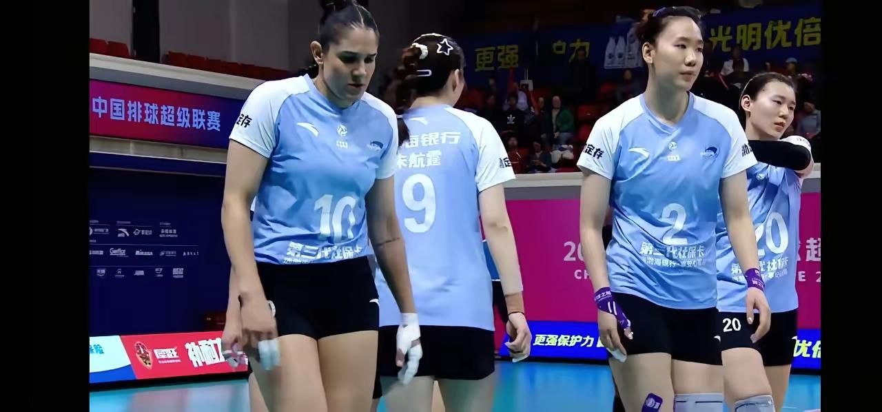 还是江苏女排眼光长远布局精准有方，撒豆为兵四处支援姐妹球队，围剿天津女排，只要把