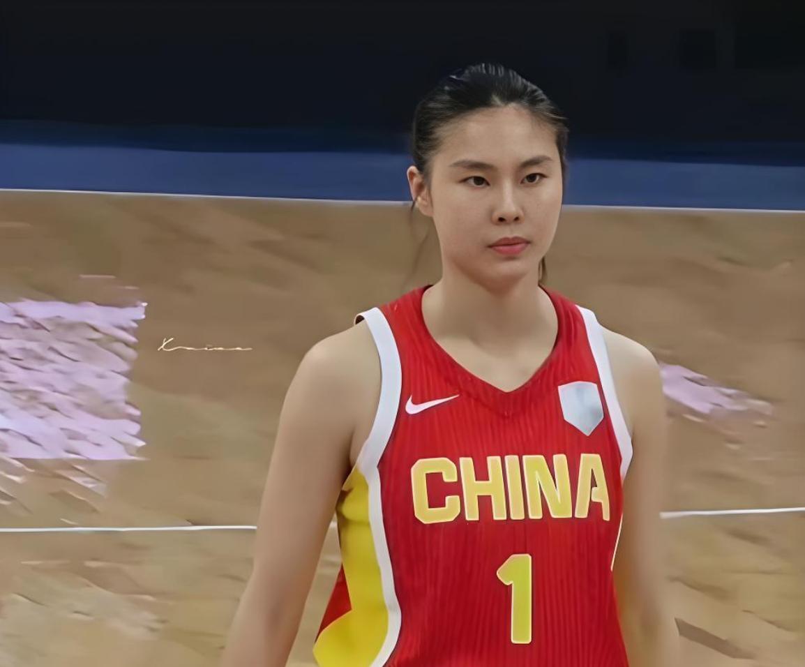 中国女篮12人大名单出炉！王思雨韩旭领衔，得分王被淘汰，球迷：看不懂随着中国女
