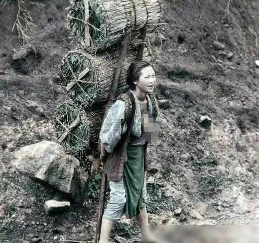 1890年，在日本，妇女们干活时竟然“袒胸露乳”，为什么会这样呢？难道这是那个时