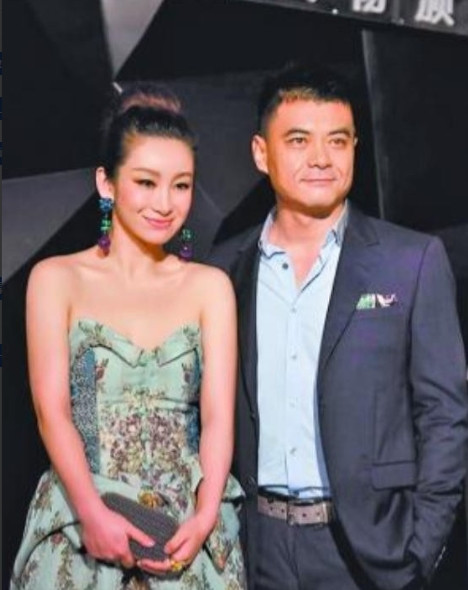 当年，秦海璐与身价20亿的李厚霖同居了四年。当她在思考是否嫁给他时，却突然收到了