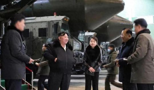 世界都小看了金正恩，不来华的美韩成最大输家。外界长期对金正恩存在刻板印象：孤立、