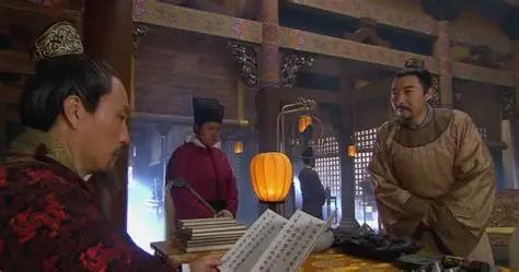 北宋政和年间，汴京城的夜晚，灯火连绵数里，商贩的叫卖声直到三更才停下来。