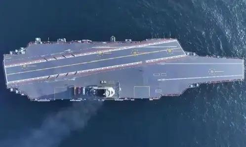 中华人民共和国正式向全世界宣告两件大事：第一件就是，我们的福建舰航母正式服