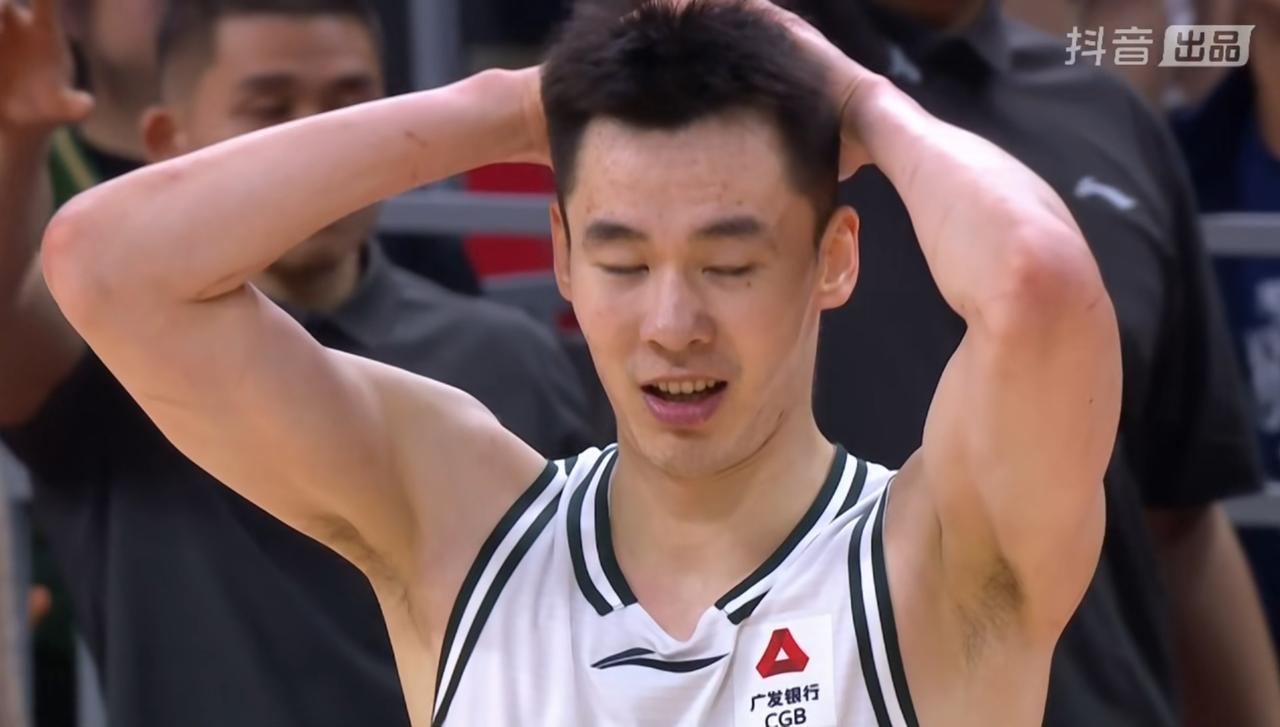 郭昊文封神一战，失于一个抛投！太可惜了！常规时间最后时刻，郭昊文晃飞焦泊乔，上