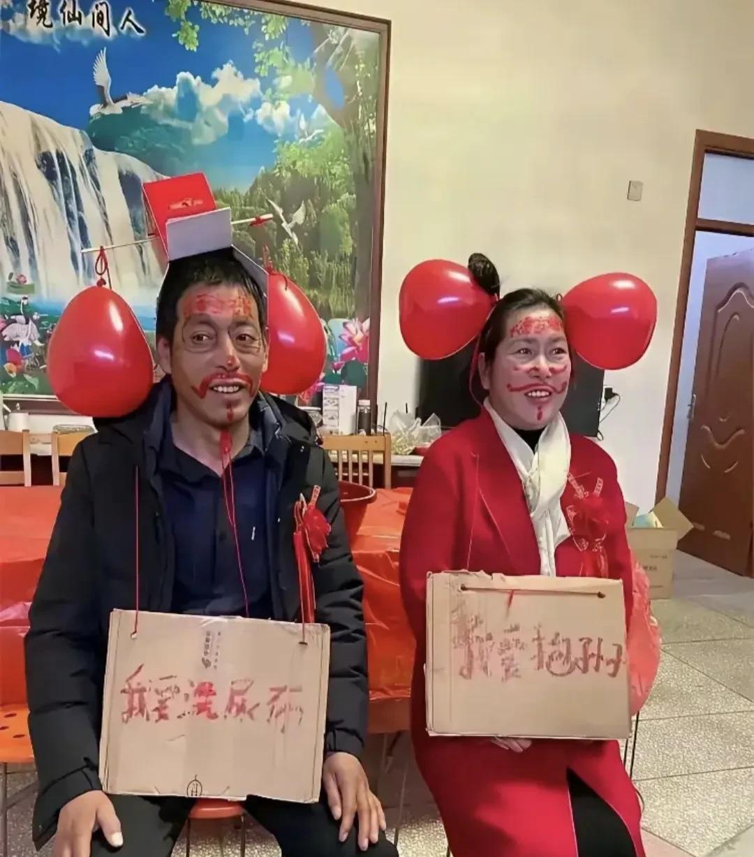 闹婚习俗，这样不好吧？[抠鼻]