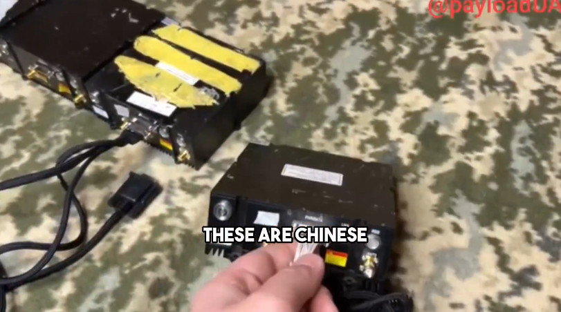 🔻乌U拆解带有摄像头的俄军小摩托无人机，发现其中使用了来自某大国的自适应多跳组