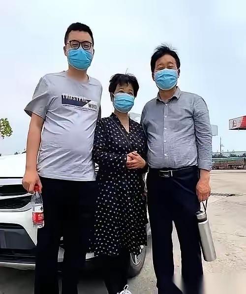 郭希宽先生的葬礼，让我知道了什么是“不是亲生，却胜似亲生”郭先生自从生病之后，