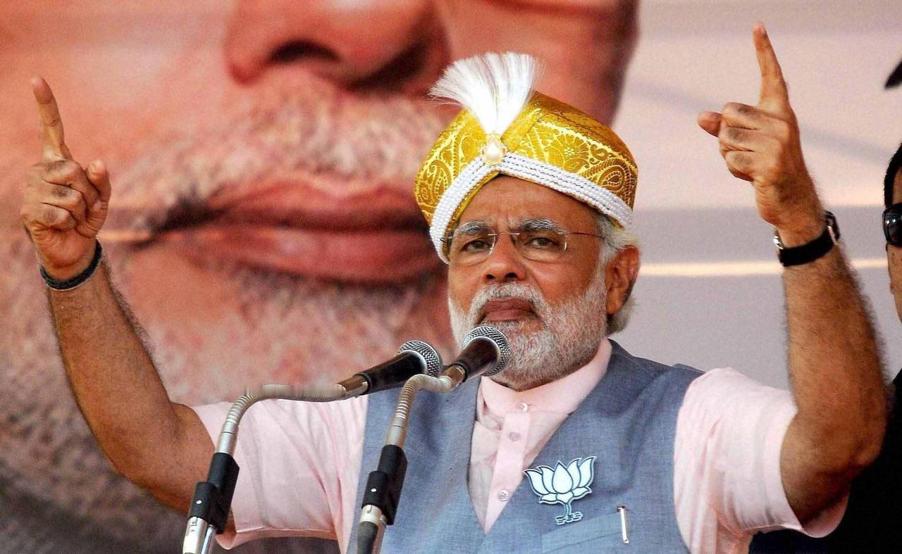 每次看到印度的消息，总会有一种看荒诞剧的感觉。前脚刚把在广州港压了七个月的两台大