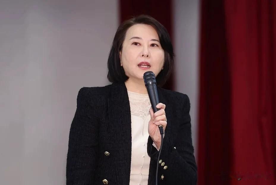 戴立安民调李四川输13个百分点王鸿薇批：羞辱科学还是选民智商？针对戴立安民