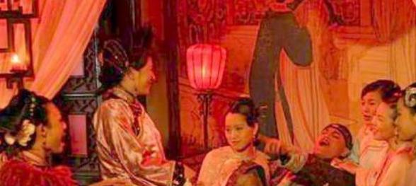 晚清首富胡雪岩娶了13个老婆，每天睡觉前，都会玩一个奇葩的游戏。晚清著名商人胡雪