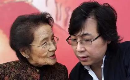 1989年上海，穷小子廖昌永和富家女谈恋爱，未来岳母上门探望，他紧张得不行，生怕