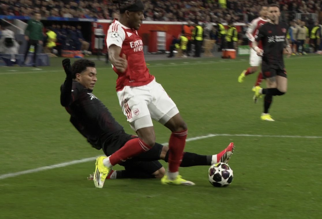 HandofArsenal：说实话，不管你怎么说，马杜埃凯每次有机会都表现得非常