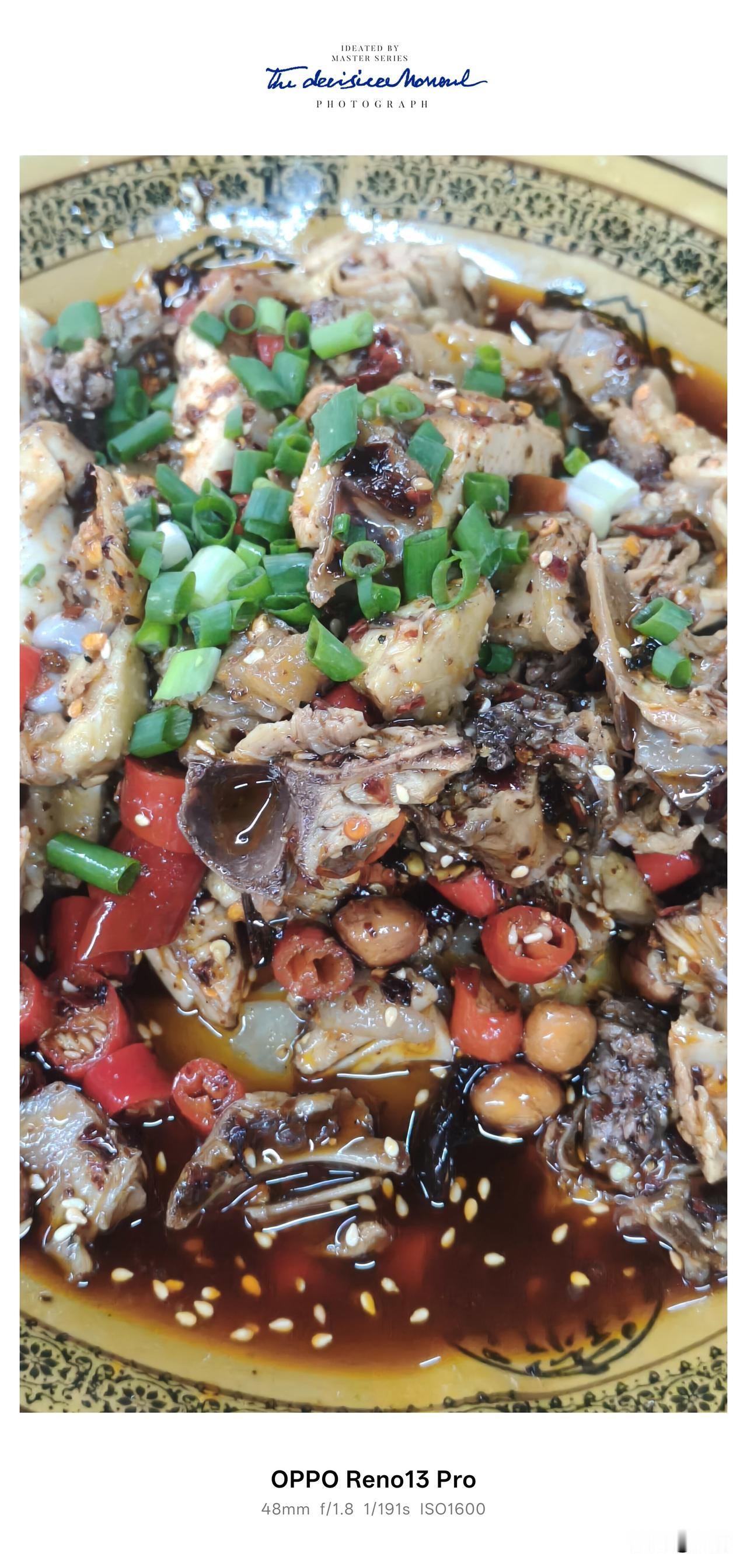 酷暑没胃口，全靠一盘酸辣凉拌鸡拯救食欲。[大笑][大笑]连日来高温持续攀升，