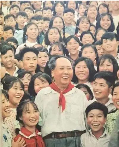 毛主席说：“打仗其实没什么神秘之处，打得赢就打，打不赢就走，你打你的，我打我的。