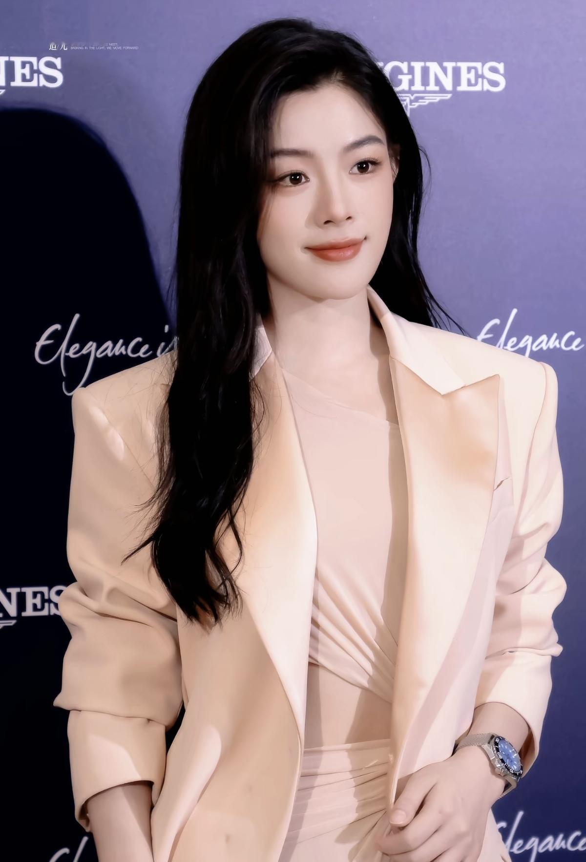 陈丽君用二十年沉淀的功底，在更广阔的舞台上，诠释传统与现代的优雅碰撞[赞] 陈丽