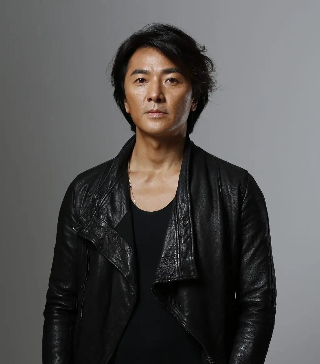 2013年，主持人问郑伊健:“你这辈子有什么遗憾？”郑伊健神情落寞地说:“如果可
