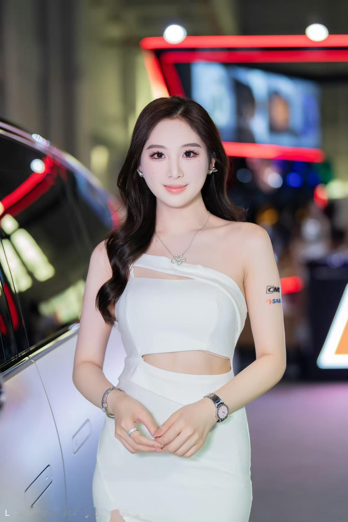 美女车模高清美女美女