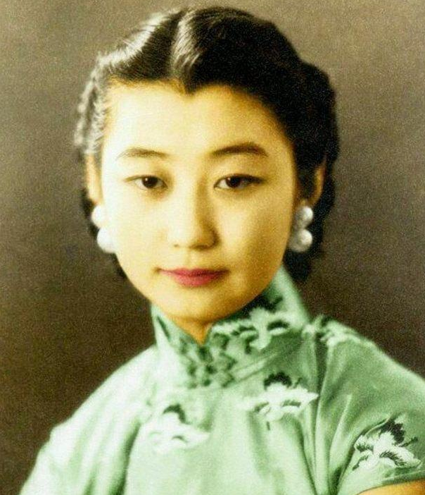 1926年，22岁<em>唐怡莹</em>，趁着丈夫不在家，和25岁张学良在床上激烈正酣。几天后，