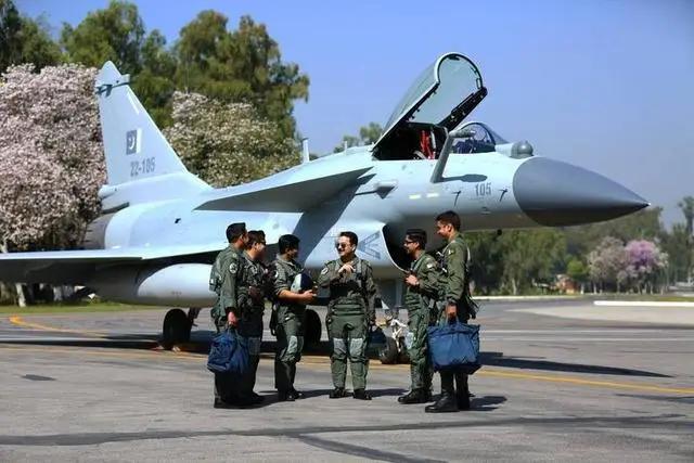 歼10C已经转给贵飞生产了，处于最低产能状态了，每年的年产量很少，主要是补充替换