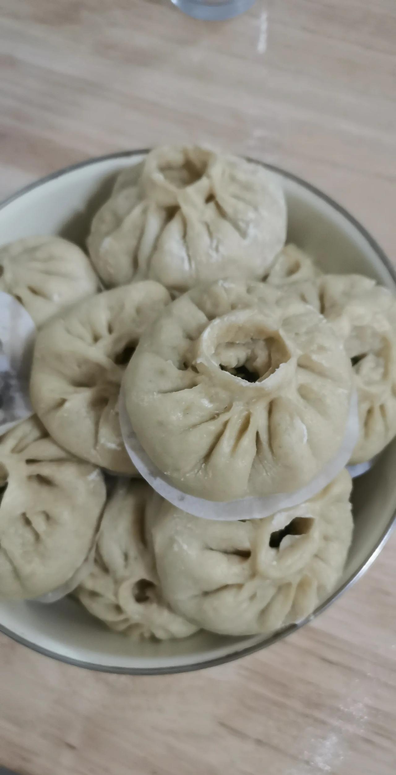 关于包子啊我一直整不明白。作为南方人，我特别羡慕北方人能把包子发的蓬松又好吃。在