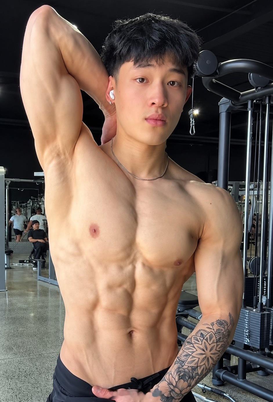 型男帅哥窝肌肉型男​​​
