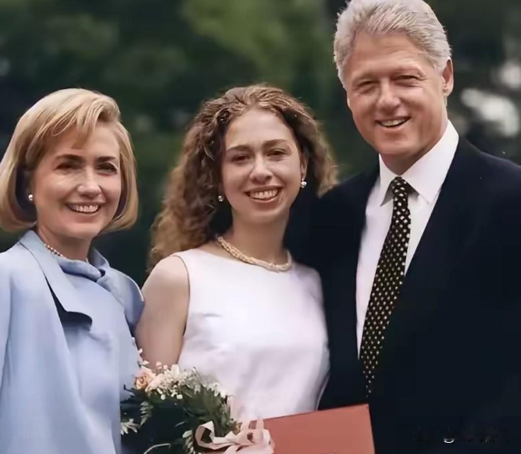 克林顿确实是个聪明人，这点比特朗普深沉得多，他知彼知己、心明如镜，向来不把事说破