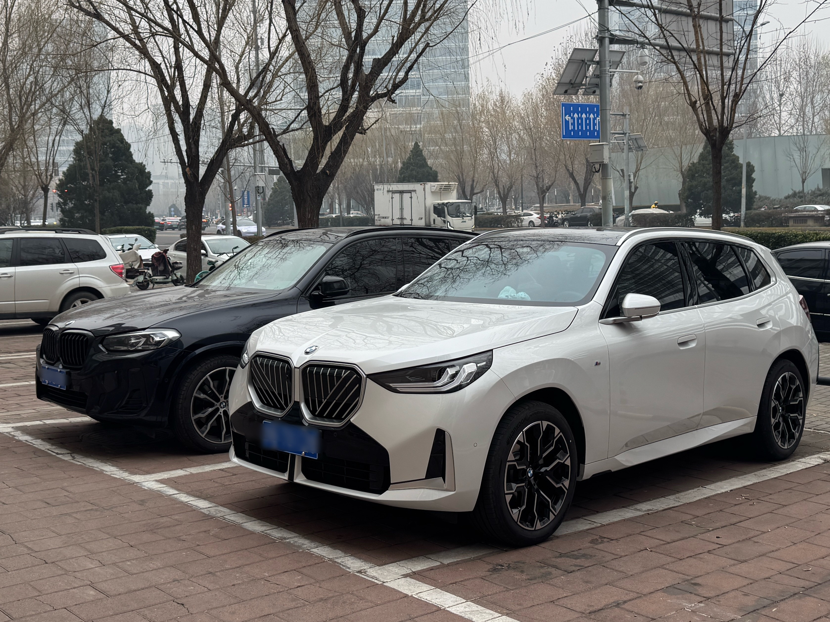 新一代宝马X3和老款X3，谁好看？我真觉得卡皮巴拉新X3挺帅的不知道为啥，很多朋