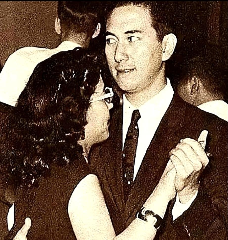 赌王为什么爱跳舞呢？他娶的四房太太中，除了三太是个不会跳舞的护士出身，其余三位