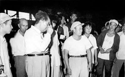 1958年9月10日，正在湖北视察的毛主席在武汉约见了武汉钢铁公司负责人李一清，