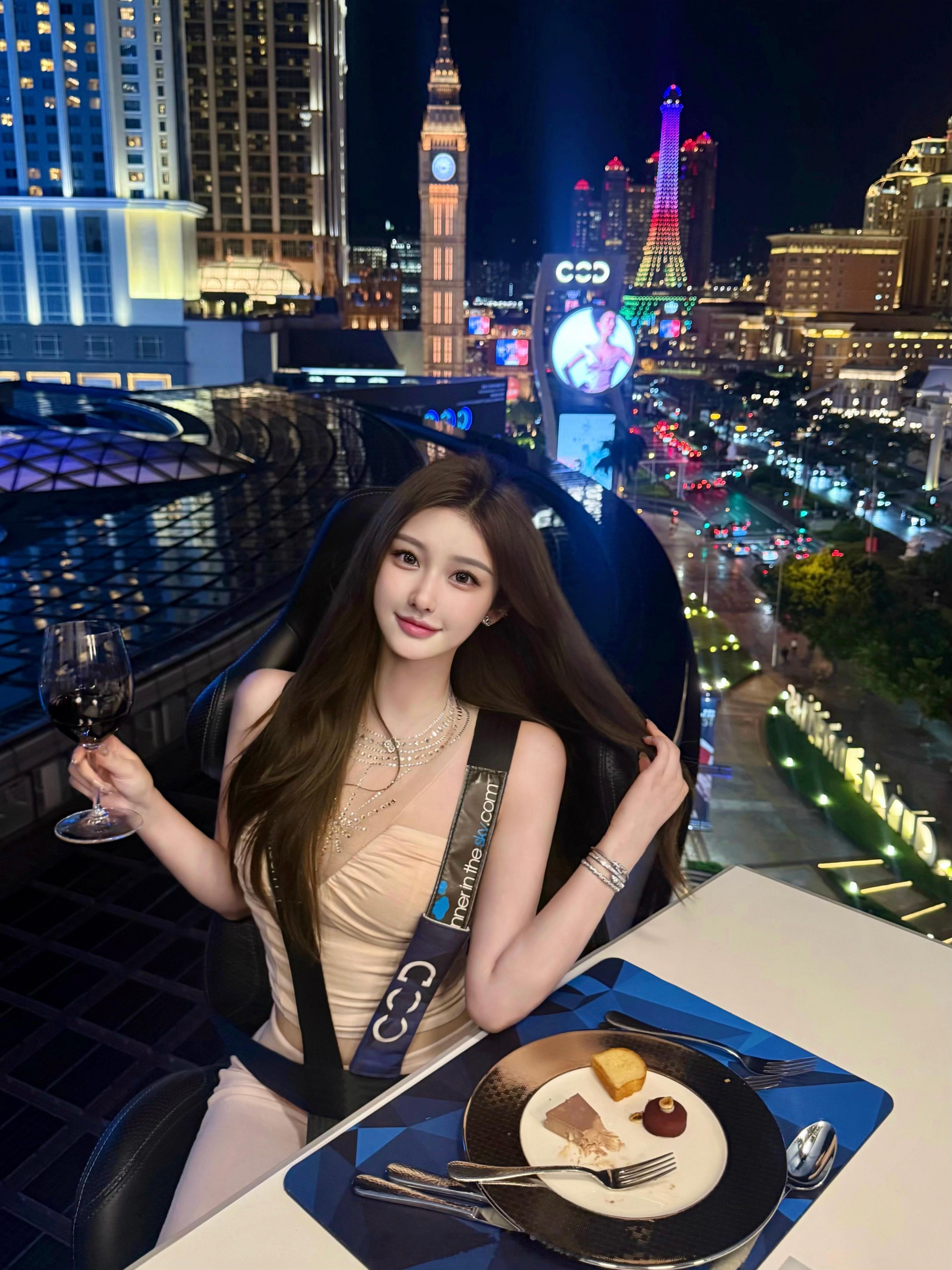 地球旋转我吃饭🍽️空中餐厅​​​