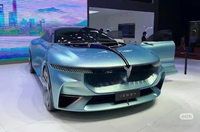 岚图表示，追光S的外观设计是根据他们的概念车i-Cozy来的，这个车2022年就