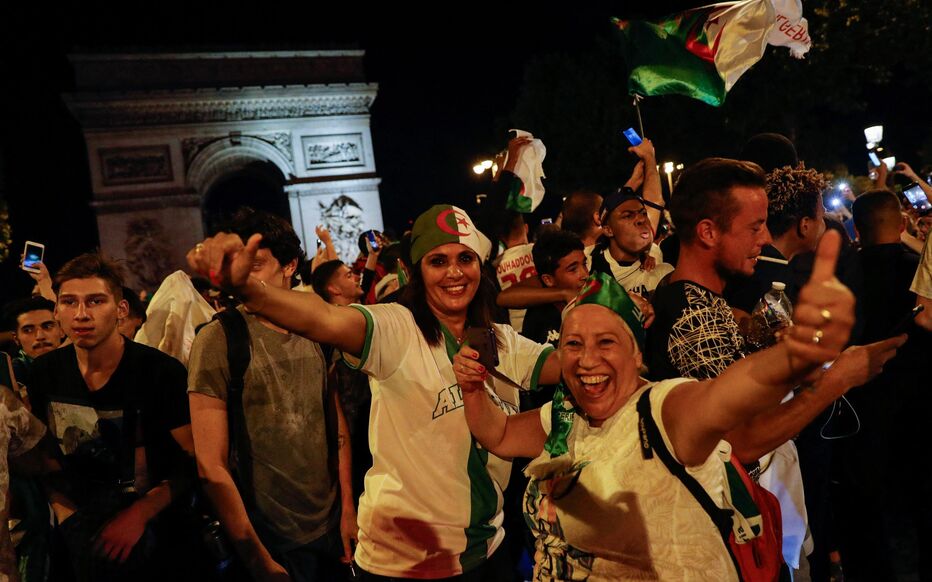 非洲杯小组赛期间, 球迷被禁止在巴黎香榭丽舍大街聚集