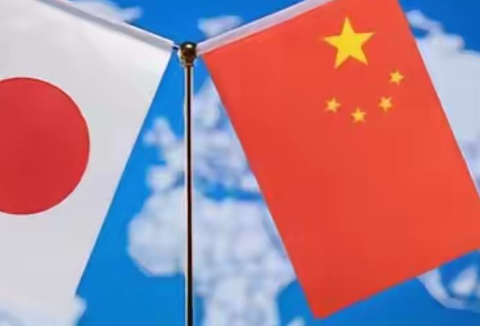 中国反制再升级！一招掐住美国命脉，霸权这次真慌了近期，一则消息让美国朝野震