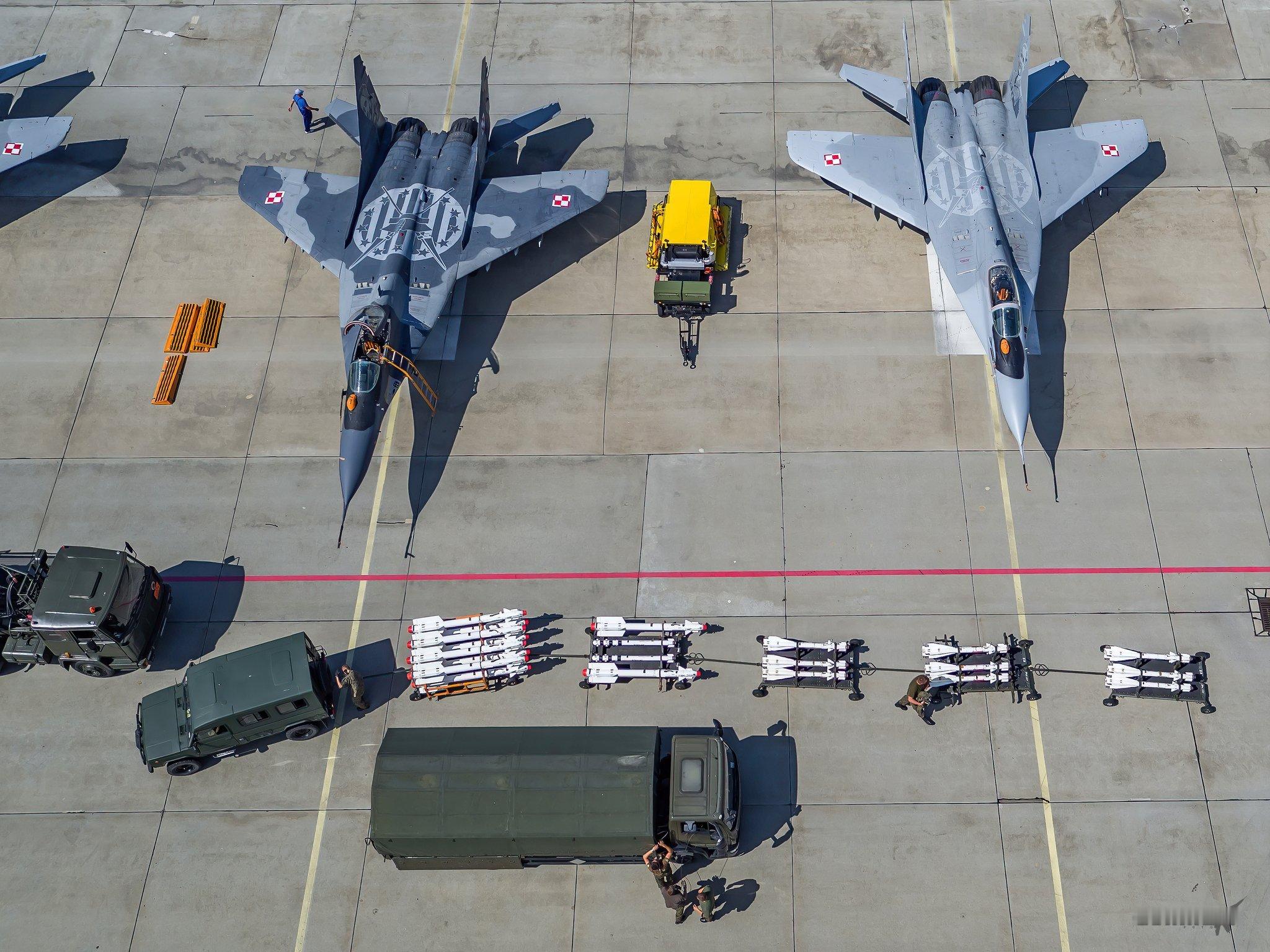 米格传奇机场场景图收集:波兰空军的MiG-29，也是看一眼少一眼了。​​​
