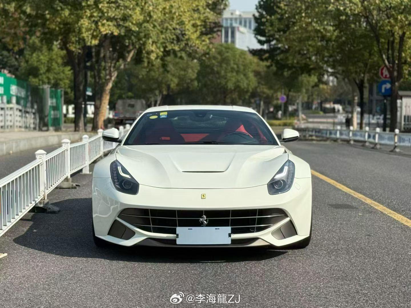 16年上牌法拉利F12🐎极品车况，一手车，1.7万公里💰