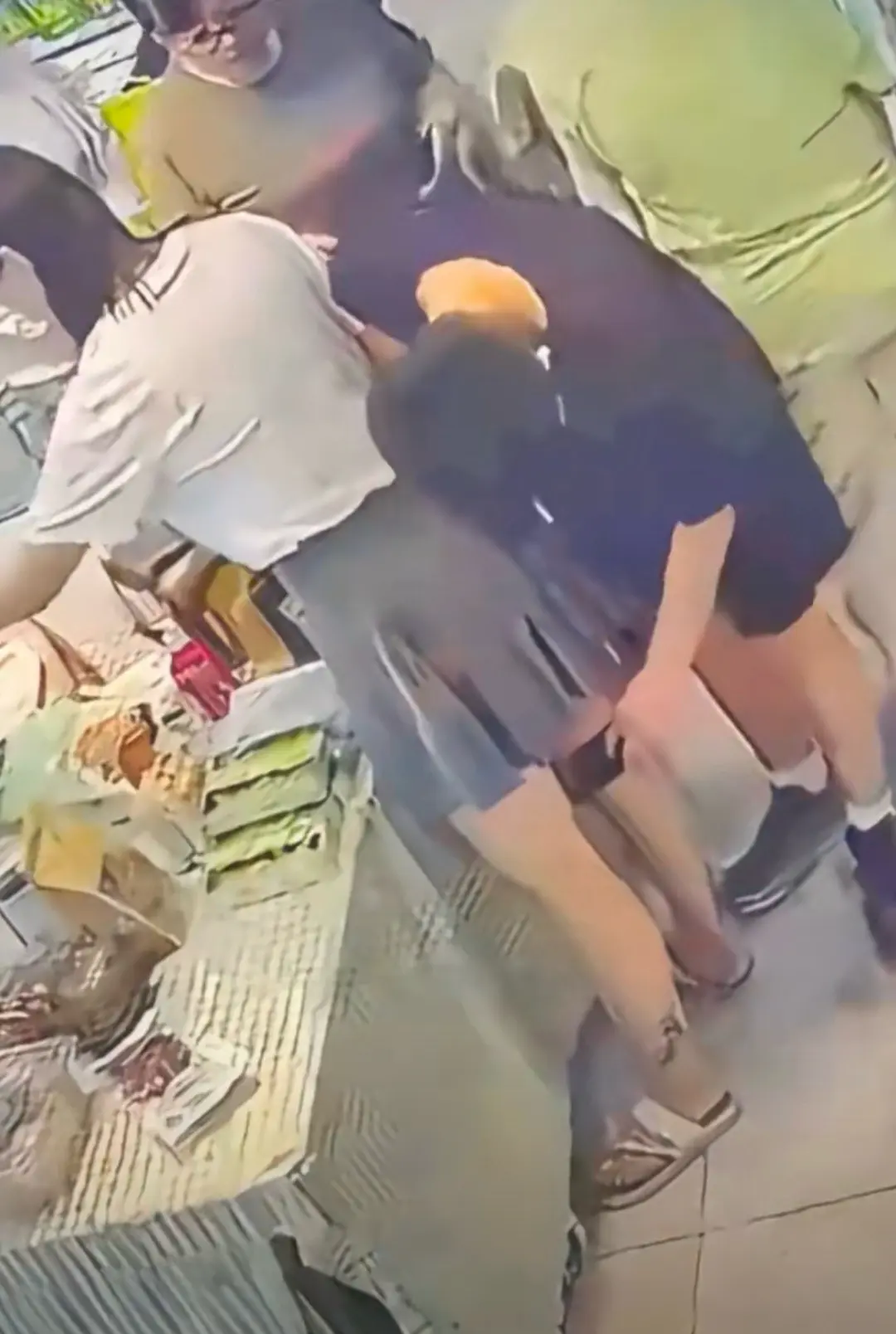 无耻！这么光明正大的拍