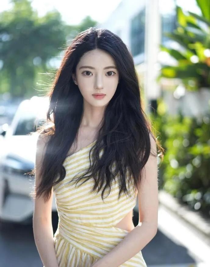 谁懂啊！许荔莎这姐是真敢刚！直接下场开撕不说，甩出来的东西还挺硬核，连行政案